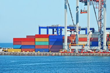 bağlantı noktası kargo vinç ve konteyner