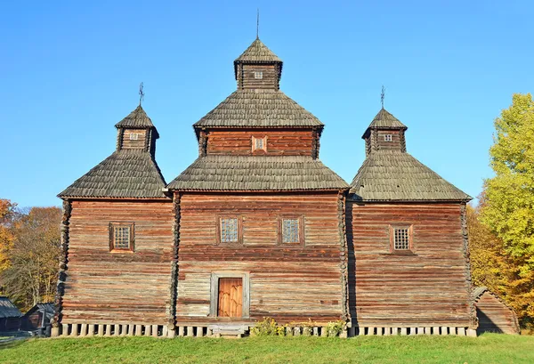 Iglesia de madera antigua —  Fotos de Stock