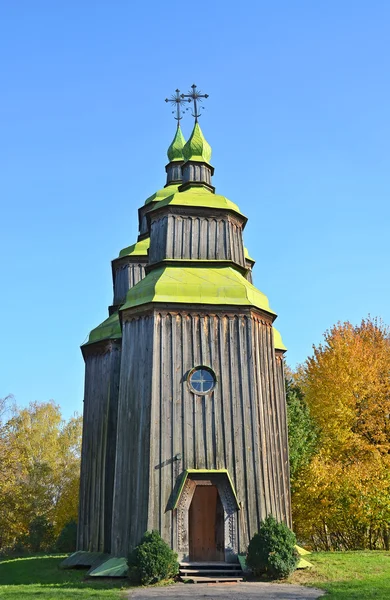 Antika träkyrka — Stockfoto