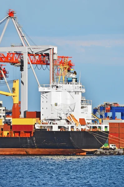 Cargo crane and ship — Stock Photo, Image