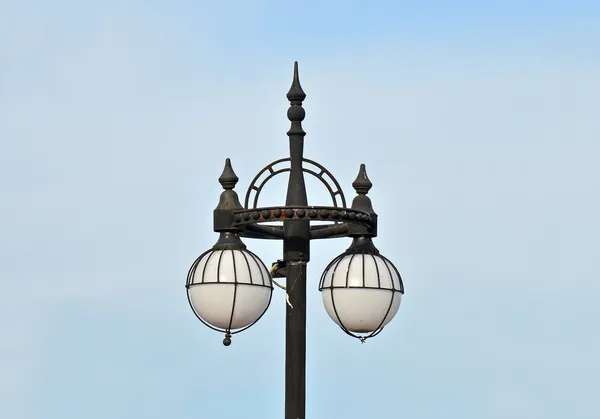 Винтажное уличное освещение — стоковое фото
