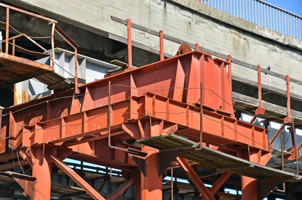 Ponte de reparação e local de construção — Fotografia de Stock