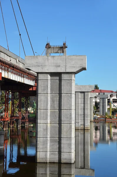 Ponte de reparação e local de construção — Fotografia de Stock