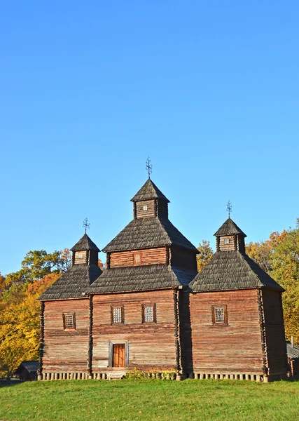 Antika träkyrka — Stockfoto