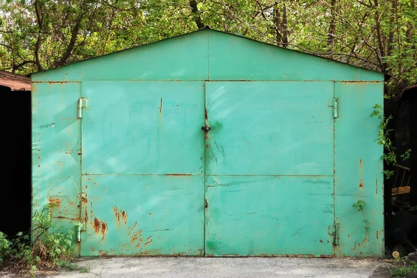 Garaje de metal oxidado — Foto de Stock