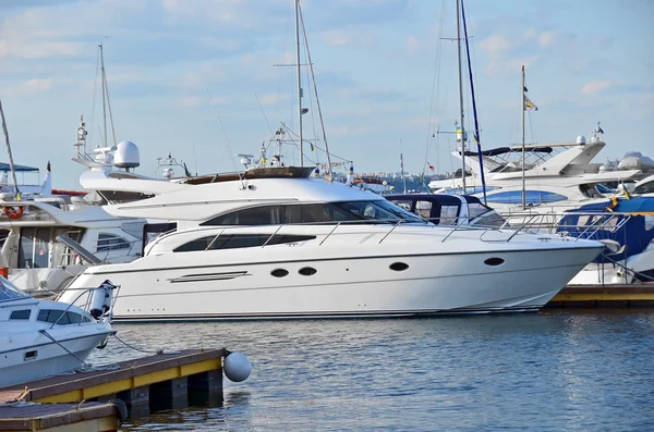 Motor yacht — Stock Photo, Image