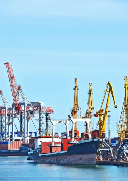 Cargo crane and ship — Stock Photo, Image