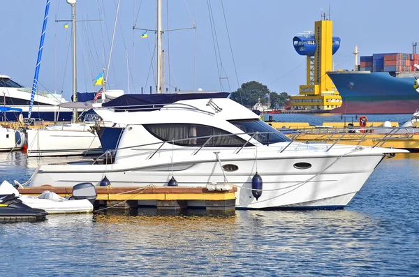 Motor yacht — Stock Photo, Image