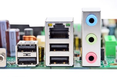 Bilgisayar anakart konektörü