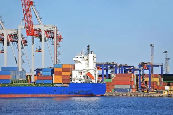 Cargo crane and ship — Stock Photo, Image