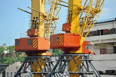 bağlantı noktası kargo vinç