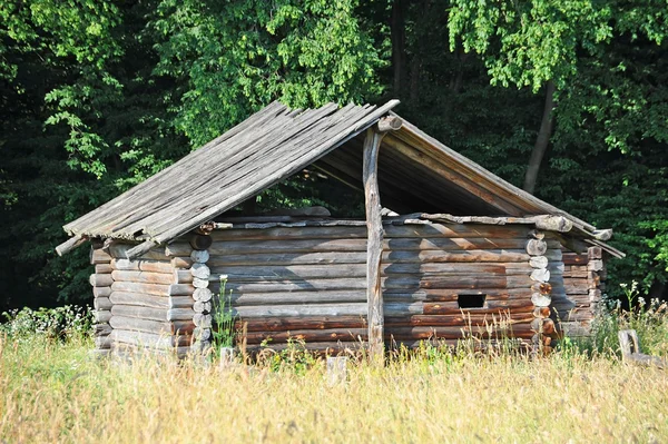 Starożytne drewniana stodoła — Zdjęcie stockowe