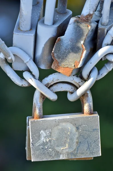 Lock on bridge railing — Stock Photo, Image