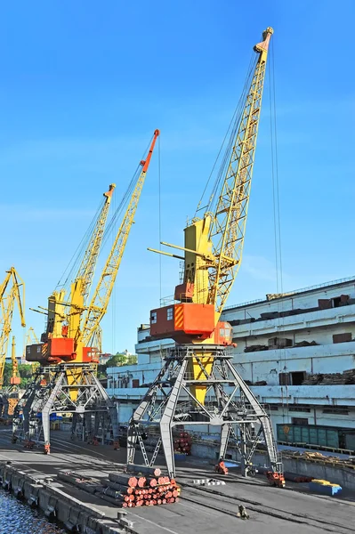 Poort lading kraan — Stockfoto