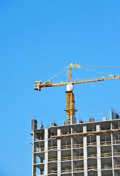 Kran und Baustelle — Stockfoto