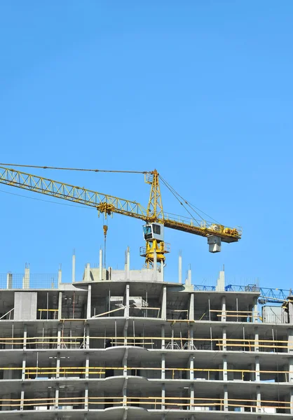 Kran und Baustelle — Stockfoto