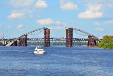 Tekne ve köprü inşaatı
