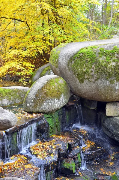 Herfst waterval — Stockfoto