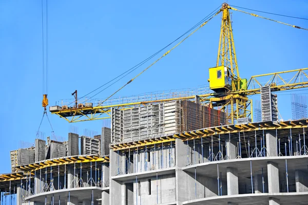 Kran- og byggeplass – stockfoto