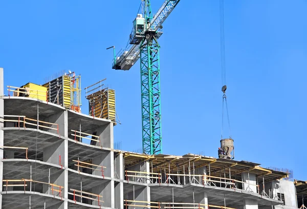 Kran und Baustelle — Stockfoto