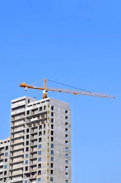 Kran und Baustelle — Stockfoto