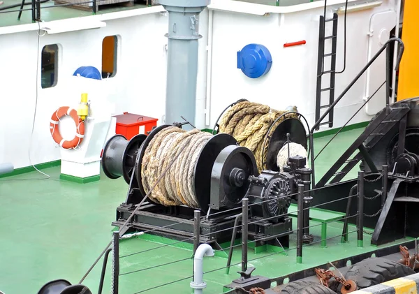 Cable winch of floating crane — Stock Photo, Image