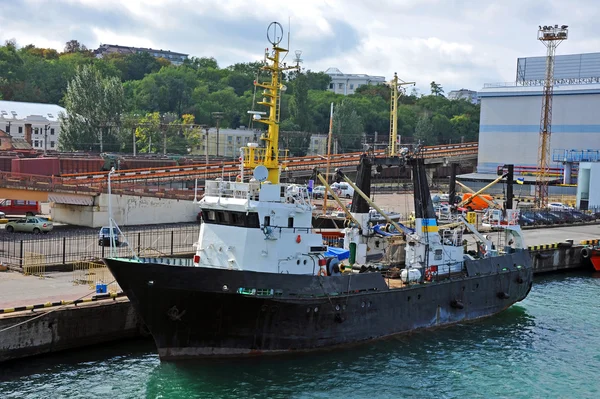 Trawler ship in harbor — Stock Image Trawler ship in harbor Stock Picture