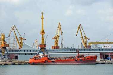 liman vinç altı bunker gemisi (yakıt ikmal tankeri)