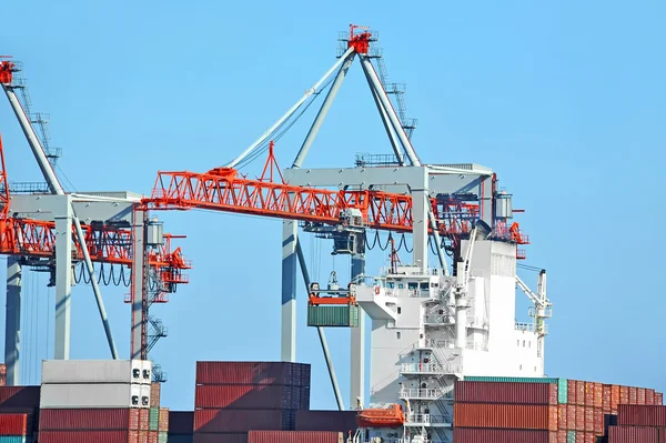 Cargo crane and ship — Stock Photo, Image