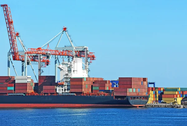 Cargo crane and ship — Stock Photo, Image