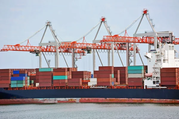 Cargo crane and ship — Stock Photo, Image