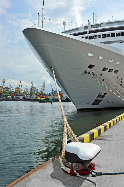 Cruise travel ship and bollard