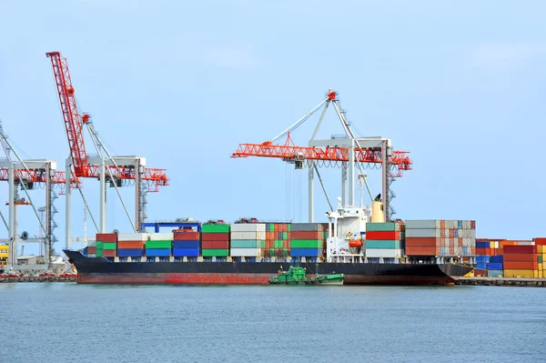 Cargo crane and ship — Stock Photo, Image