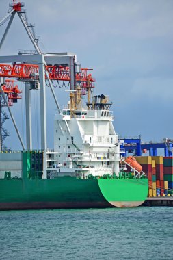 Kargo vinç ve gemi