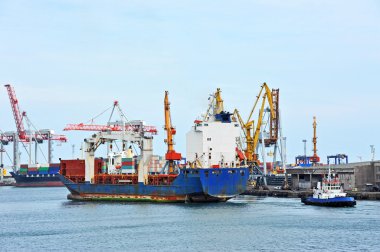römorkör yardımcı toplu kargo gemisi