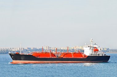LPG (likit petrol gazı) tanker denizde