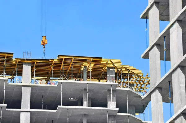 Crane and construction site — Stock Photo, Image