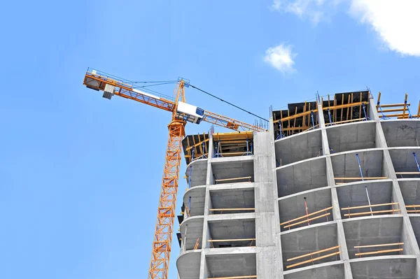 Kran und Baustelle — Stockfoto