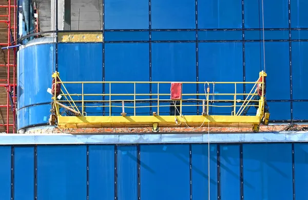 Hangbrug Cradle Construction Gondola Zlp Aan Muur — Stockfoto