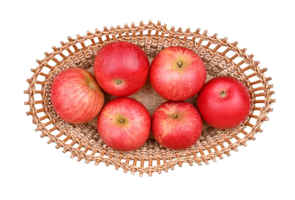 Pomme Rouge Dans Panier Ondulé Isolée Sur Fond Blanc — Photo
