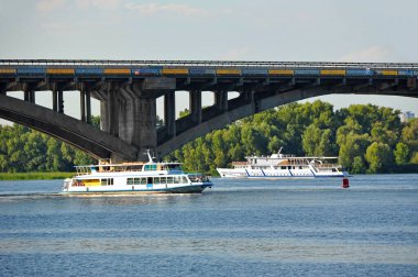 Dinyeper nehrinde vapur, Kiev, Ukrayna