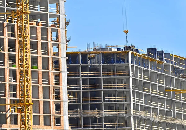 Grúa Construcción Construcción Contra Cielo Azul —  Fotos de Stock