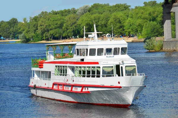 Dampfboot Auf Dem Dnjepr Kiew Ukraine — Stockfoto