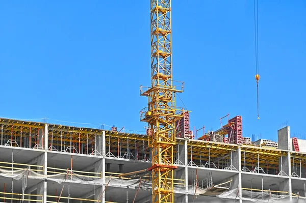 Grúa Construcción Construcción Contra Cielo Azul —  Fotos de Stock