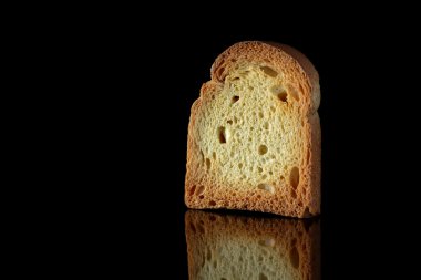 siyah üzerine kızarmış ekmek