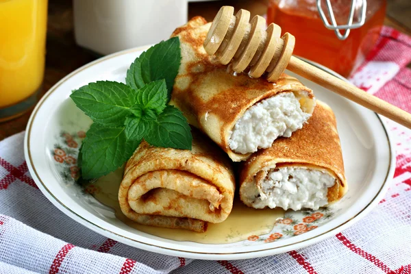 Cottage cheese crepes — Stock Photo, Image