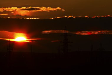 Bulutlu gece göğü