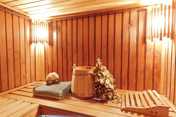 Interior de la sauna rusa de madera — Foto de Stock