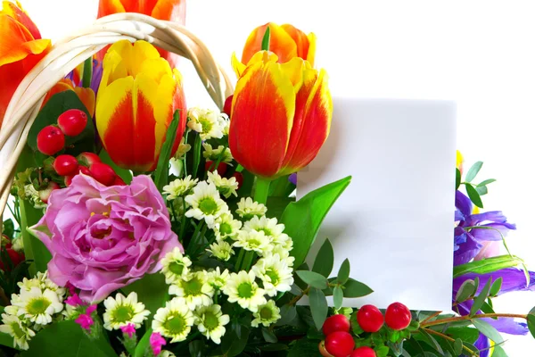 Krásné květiny v kytici s kopií prostor — Stock fotografie