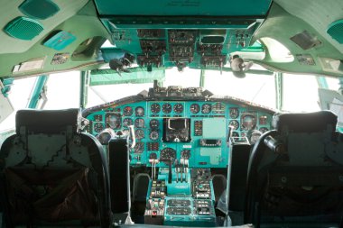 kabin içinde yolcu uçağı pilotu
